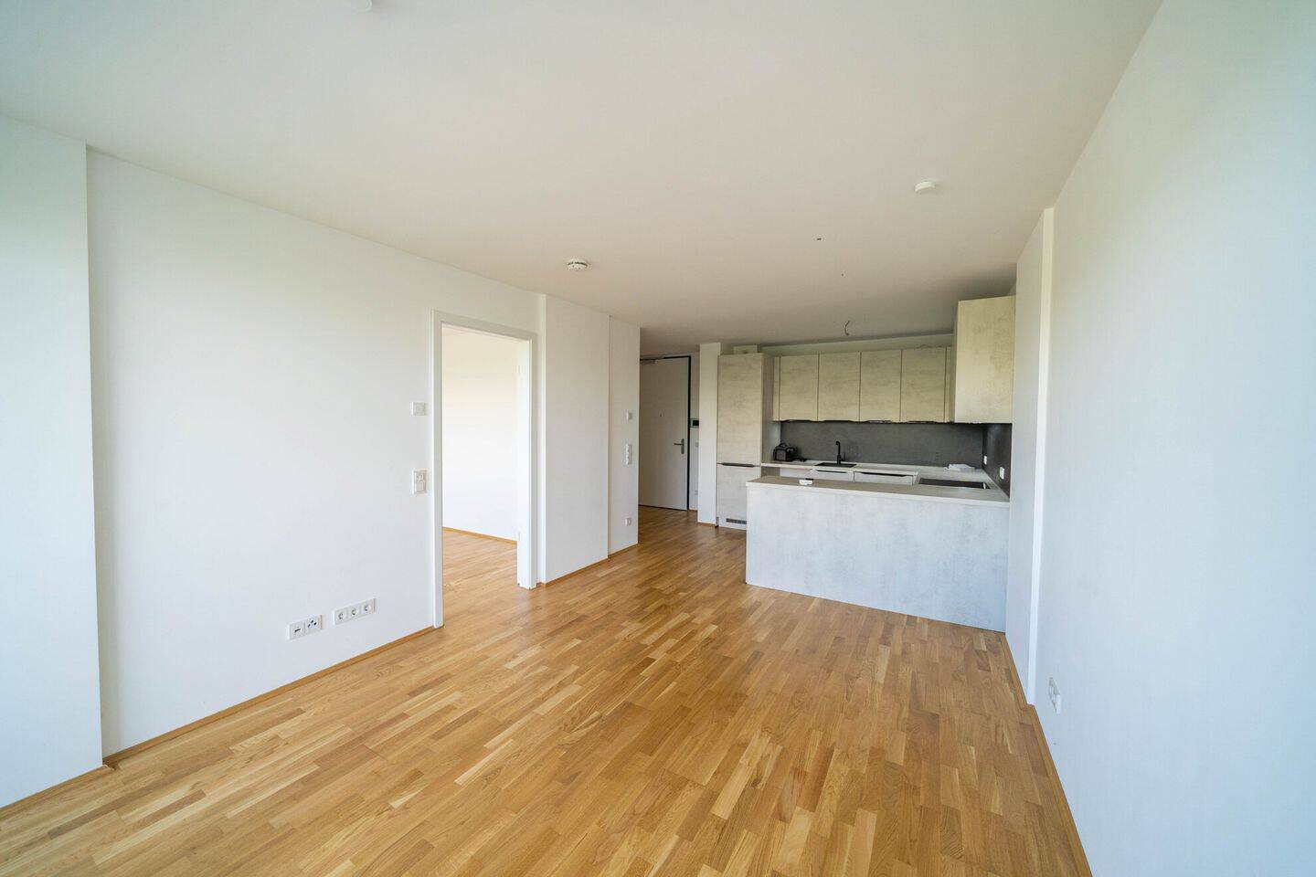 Helle 2-Zimmer-Wohnung mit Ost-Balkon, 93051 Regensburg (Galgenberg Großprüfening-Dechbetten-Königswiesen Kumpfmühl-Ziegetsdorf-Neuprüll)