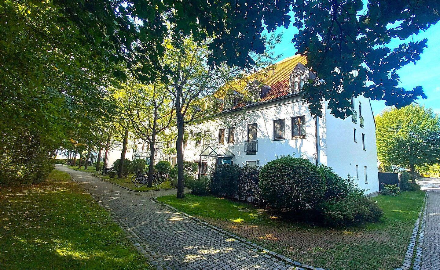 Tolle 2,5 Zi. EG Wohnung m. Terrasse, Souterrain, TG Stellplatz, 85570 Markt Schwaben