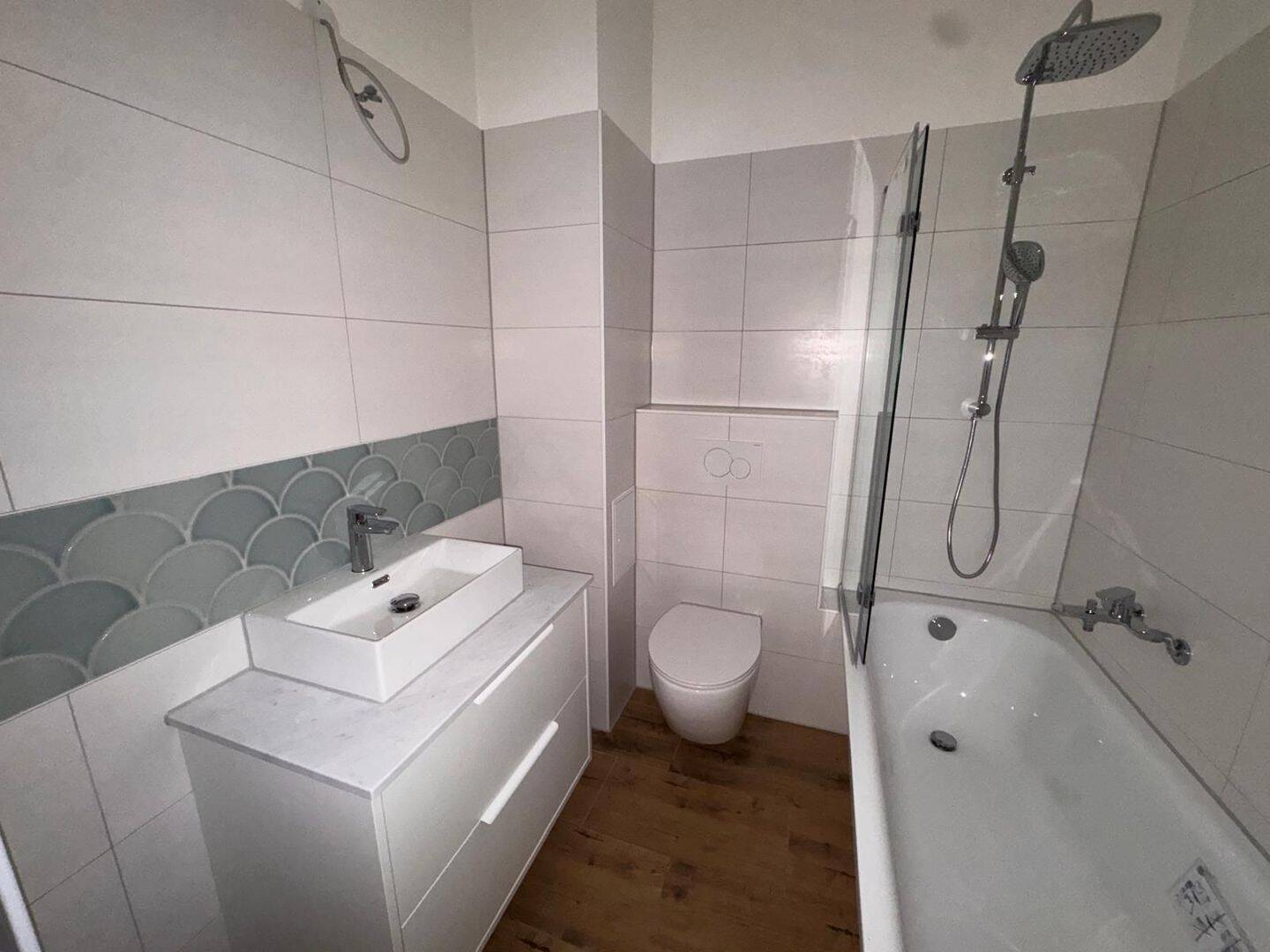3,5- 4 Zimmerwohnung mit Treppenlift und großer Küche, 6110 Halle (Saale) (Damaschkestraße Gesundbrunnen Innenstadt Lutherplatz Saaleaue)