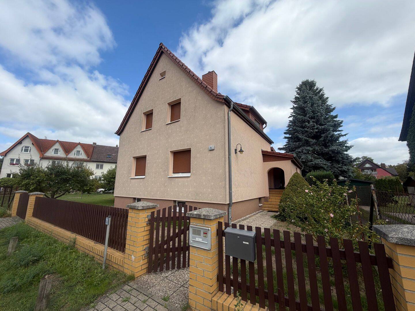 Sehr gepflegtes Einfamilienhaus in ruhiger und begehrter Wohnlage, 16761 Hennigsdorf
