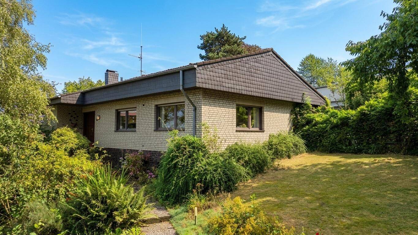 Platz für Familie und Firma – Ihr neues Zuhause mit Gewerbehalle in verkehrsgünstiger Lage!, 42579 Heiligenhaus