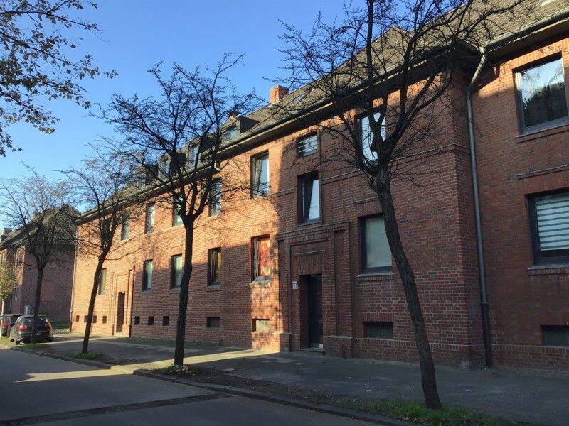 Zurm Einzug frisch sanierte und renovierte 3-Zimmer-Wohnung mit Balkon!, 47138 Duisburg (Mittelmeiderich Neumühl Obermeiderich Ruhrort Untermeiderich)