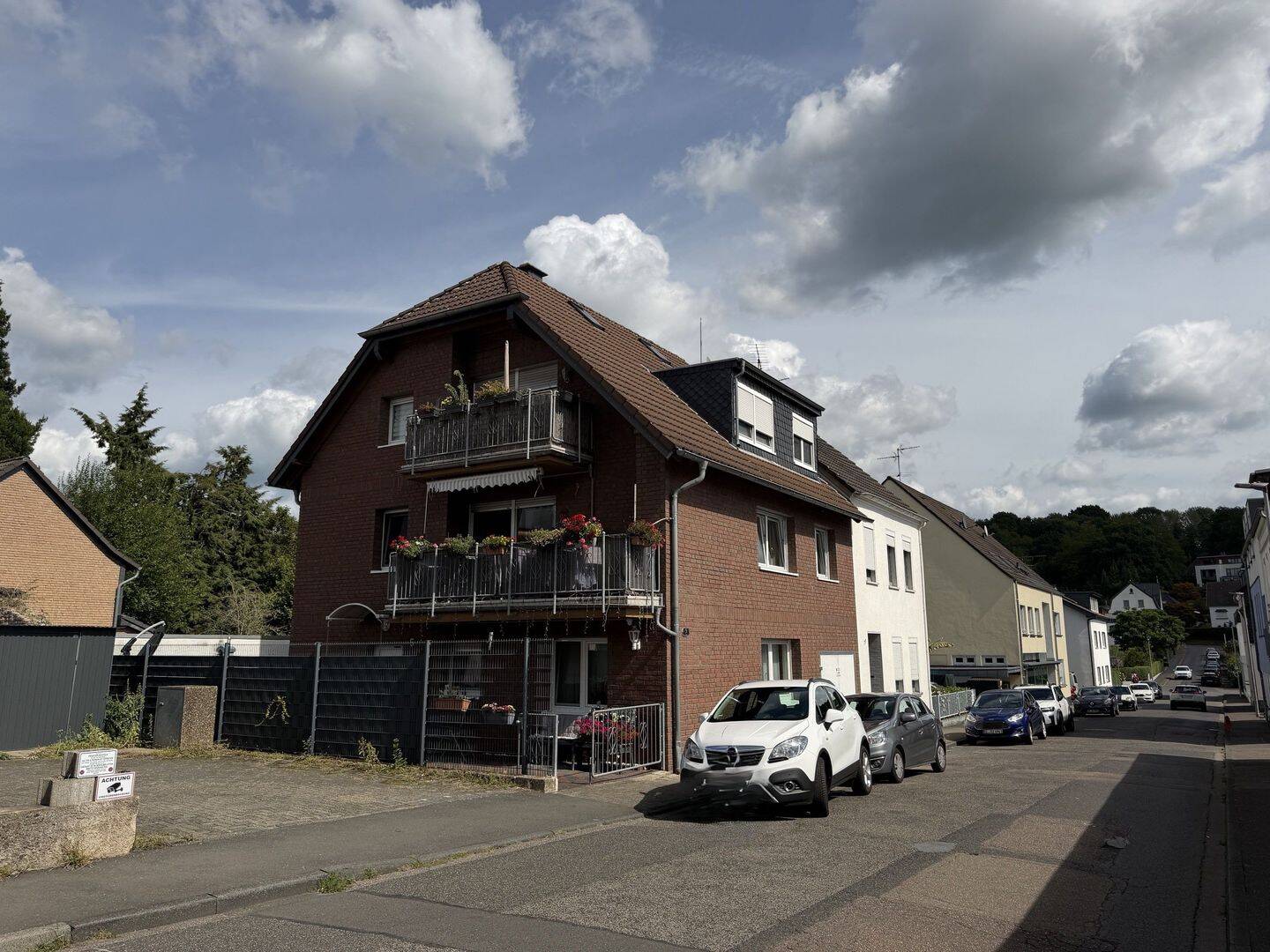 !! Attraktive Dachgeschosswohnung mit 3 Zimmern und ausgebautem Spitzboden!!, 51467 Bergisch Gladbach (Dünnwald)