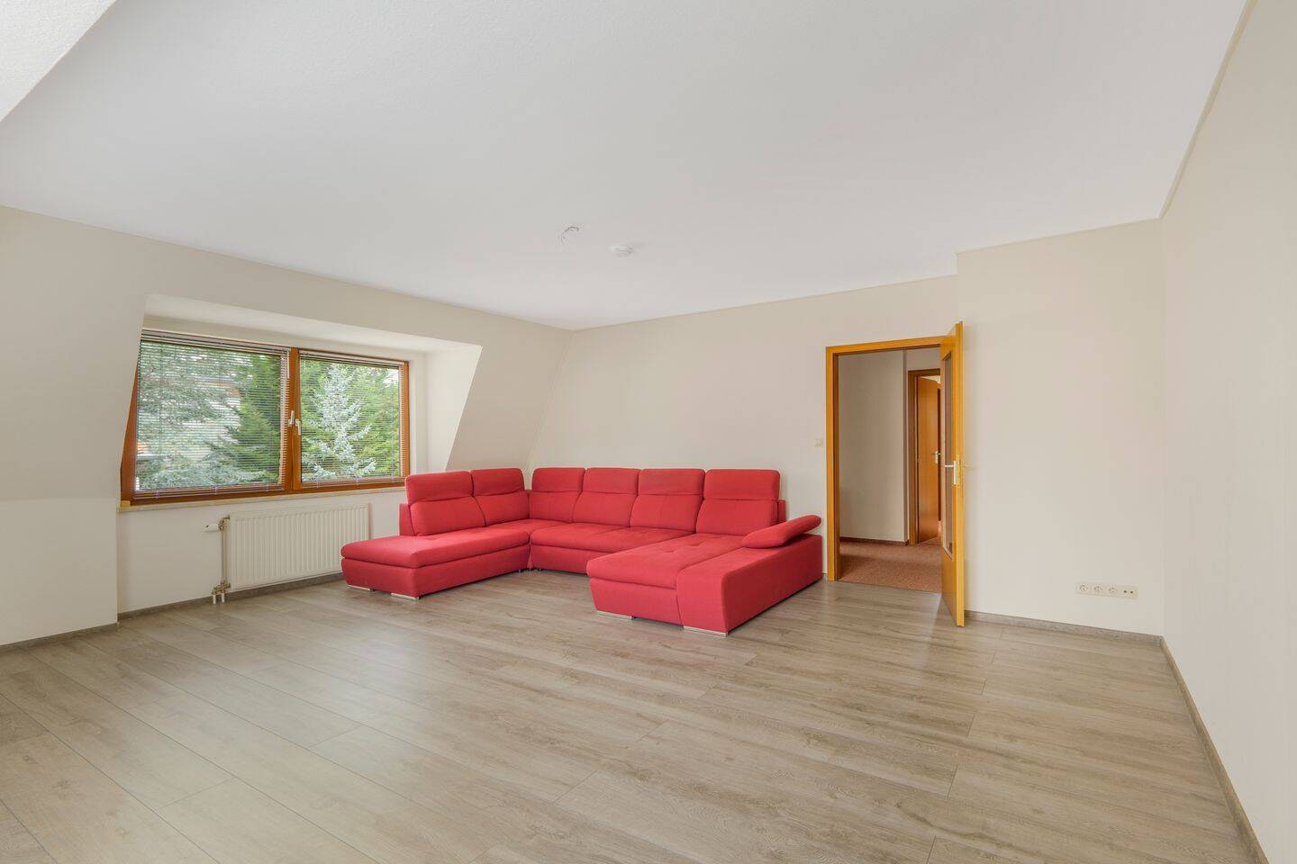 4-Zimmer-Dachgeschosswohnung mit großem Südbalkon, Garage und eigenem Gartenanteil in Lichtenrade, 12309 Berlin (Tempelhof-Schöneberg Lichtenrade)