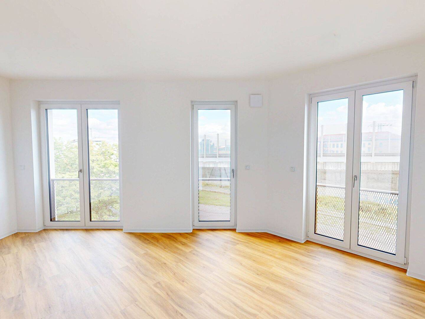 Komfortable 2-Zimmer-Wohnung mit EBK Ankleide, 1159 Dresden