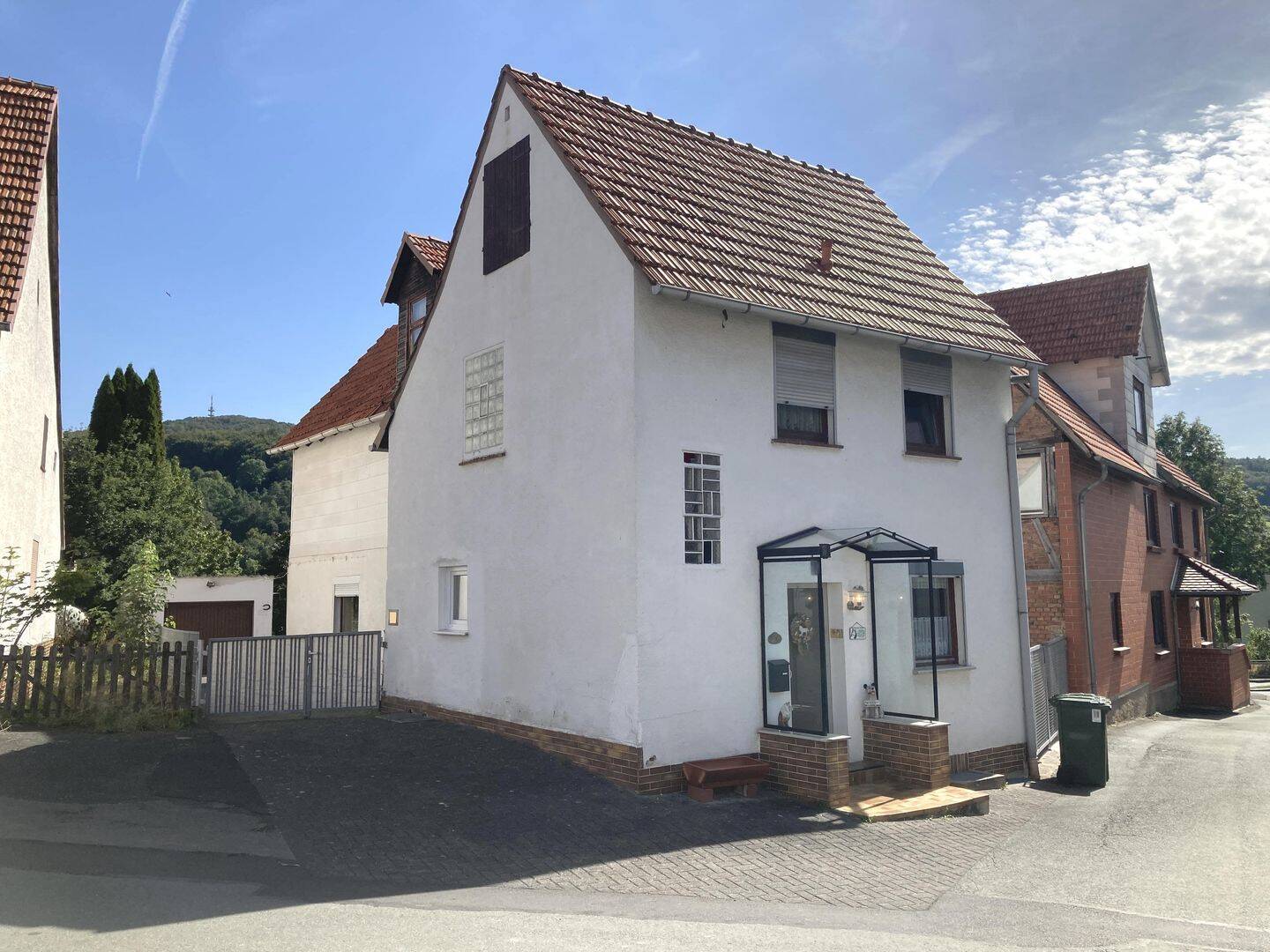 Charmantes Einfamilienhaus mit Garage und kleinem Garten in Liebenau-Lamerden, 34396 Liebenau