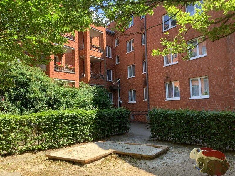 Schöne Wohnung: praktische 2-Zimmer-Dachgeschosswohnung (WBS), 23569 Lübeck (Kücknitz Travemünde)