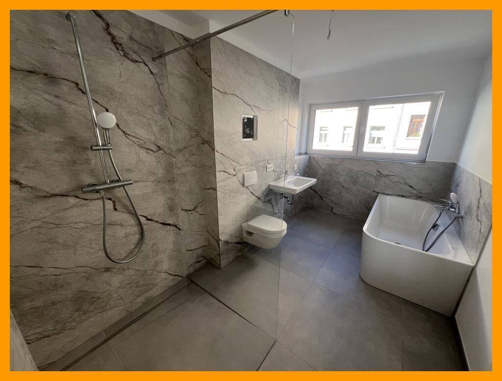 Zweitbezug nach Neubau! Tolle 4-Raum EG-Wohnung im mit großem Balkon, Aufzug, in ruhiger Lage von Gera!, 7546 Gera