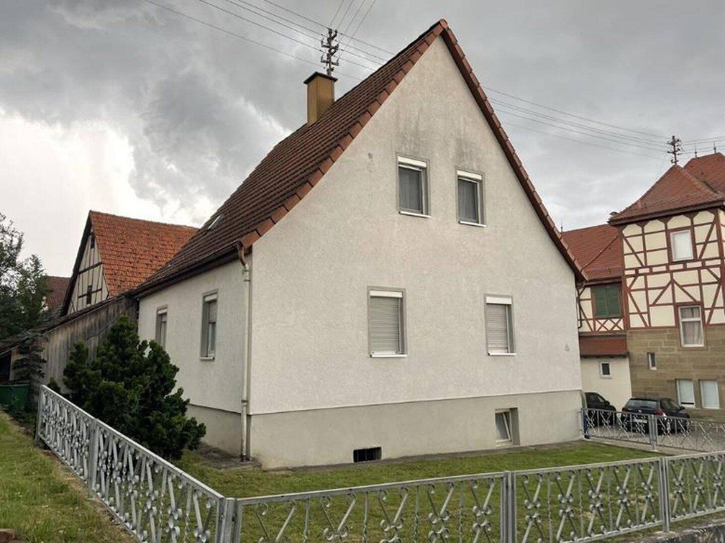 sanierungsbed. Einfamilienhaus mit Scheune in ruhiger Lage in Bretzfeld, 74626 Bretzfeld