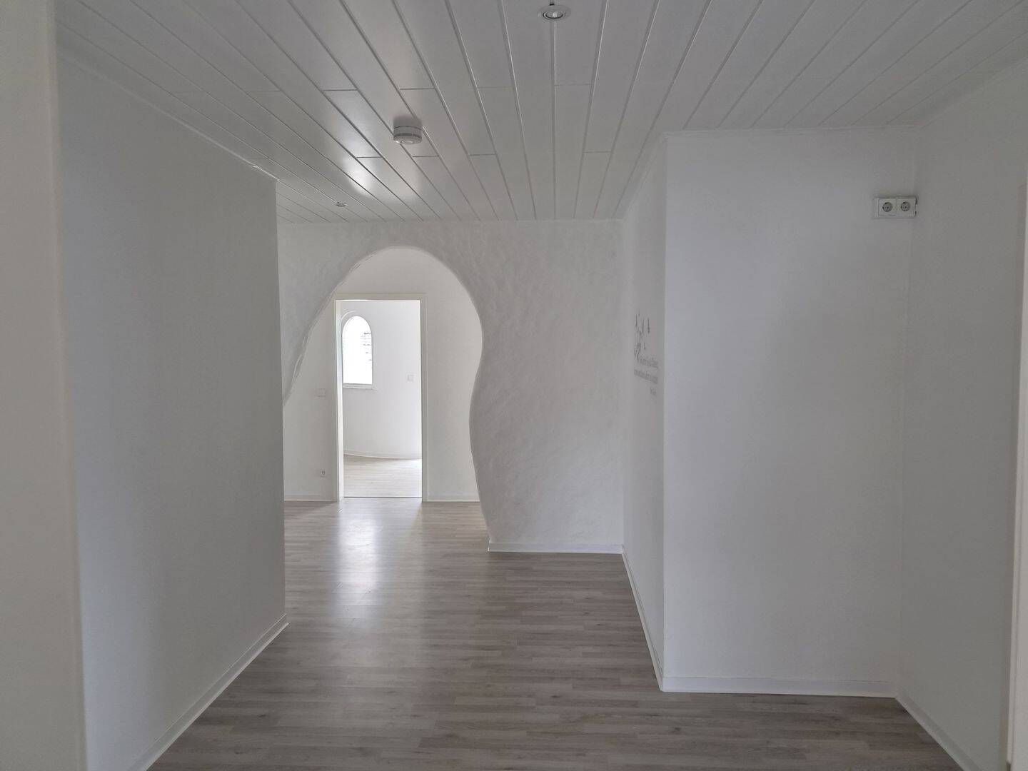 Besondere 4-Zimmer-Wohlfühlwohnung mit ca. 120 m², Balkon, Garage & Stellplatz, 76698 Ubstadt-Weiher