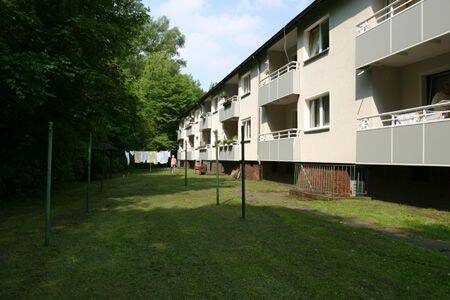 Wir renovieren für Sie! Tapete + Laminat + Neues Badezimmer mit Badewanne!, 45892 Gelsenkirchen (Resse Resser-Mark)