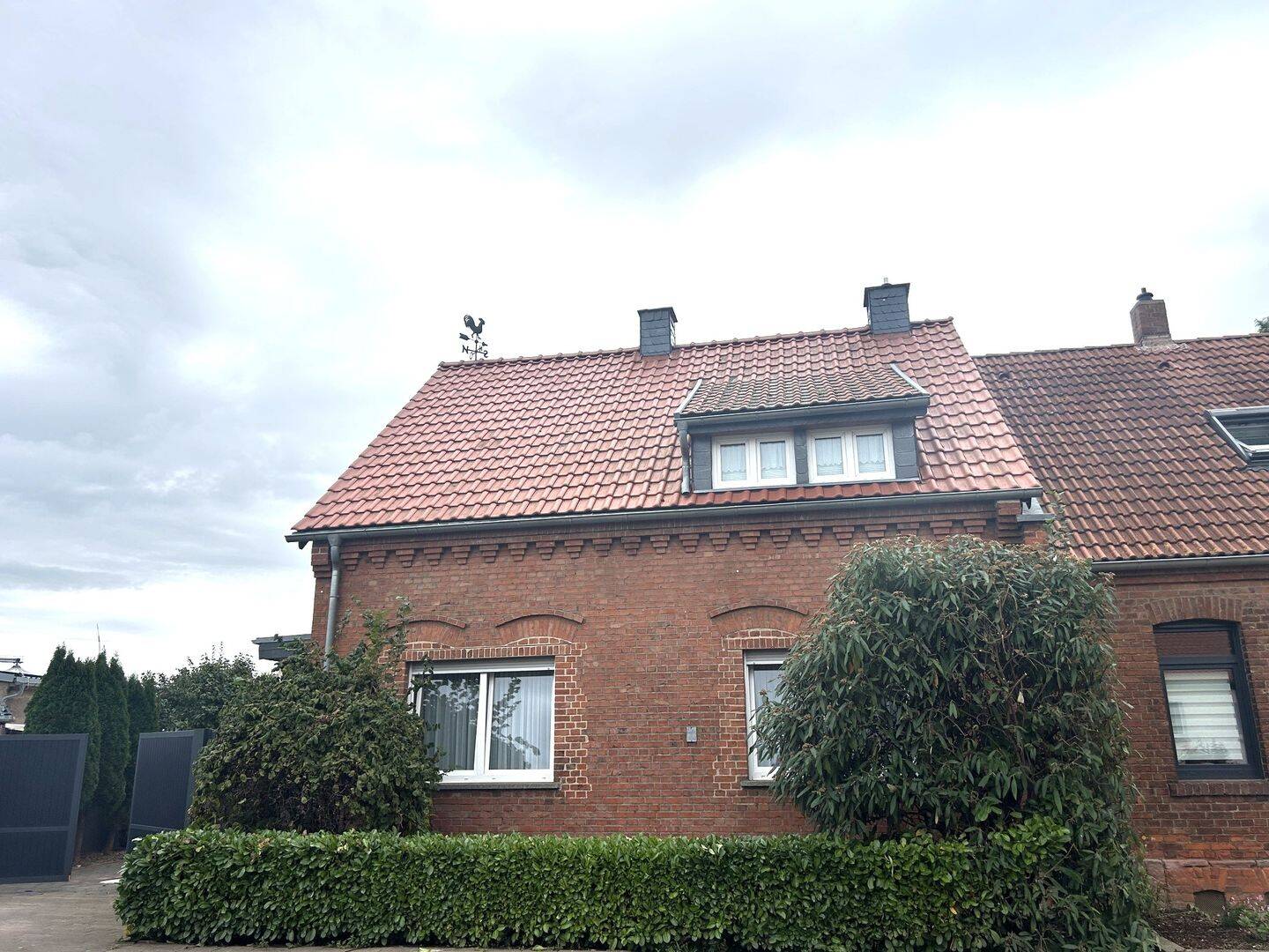 Doppelhaushälfte zur Miete mit Kamin, Einbauküche, Garten, Werkstatt, Zwinger, Garage und Stellplatz, 6420 Könnern