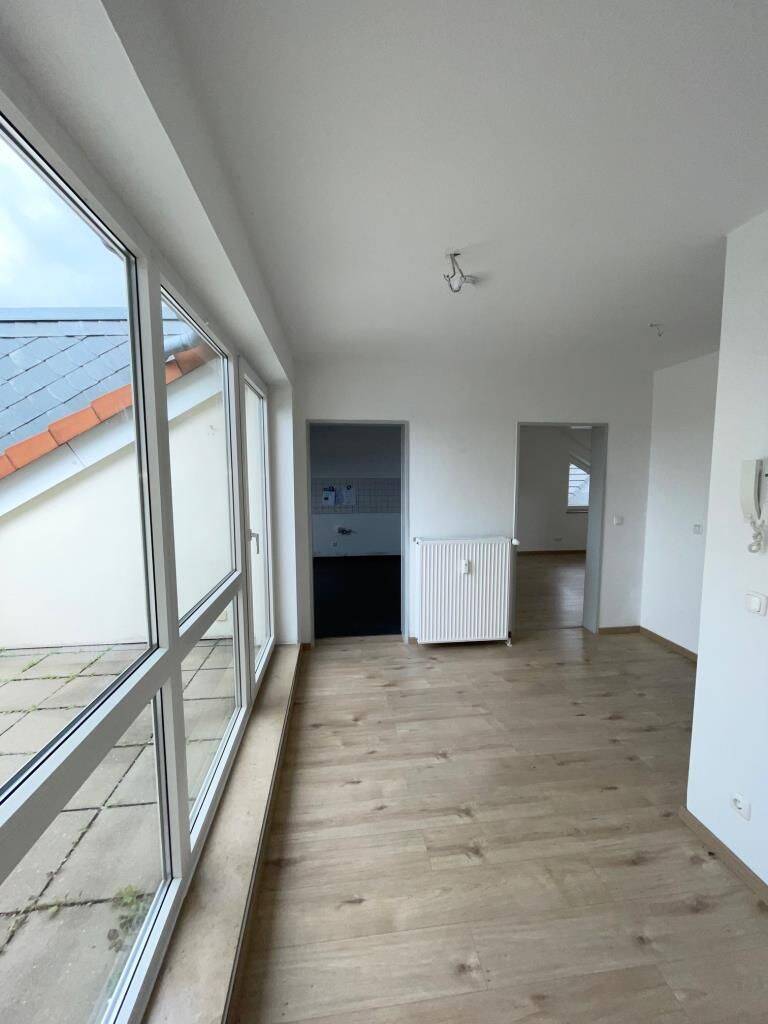 Attraktive 2-Zimmer-Wohnung mit Dachloggia in toller Lage von Menden Platte Heide, 58708 Menden (Sauerland)