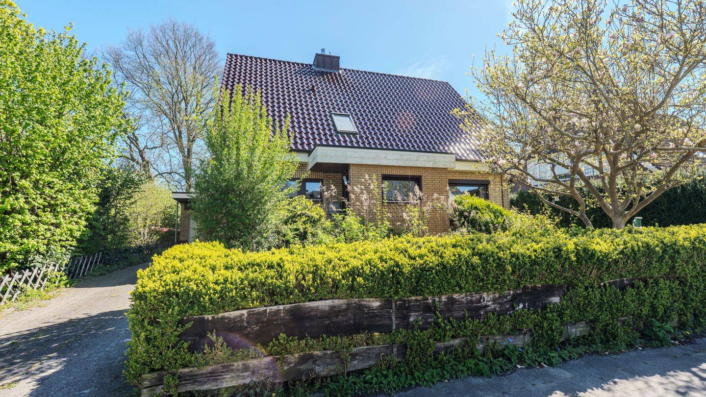 Großzügiges1- 2 Familienhaus in der Gärtnergassen-Siedlung nahe der Wakenitz – 9 Zimmer und Garten, 23562 Lübeck (Sankt Jürgen)