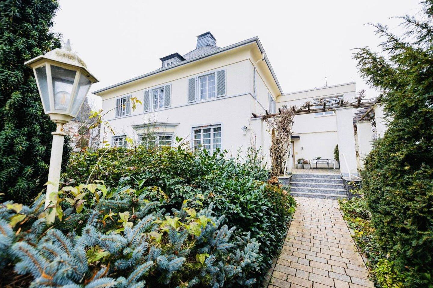 Altbau-Charme trifft modernen Komfort – 5 Zimmer, 140 m², 1.OG, Garten & Licht | Bad Homburg-Kirdorf, 61350 Bad Homburg v.d. Höhe