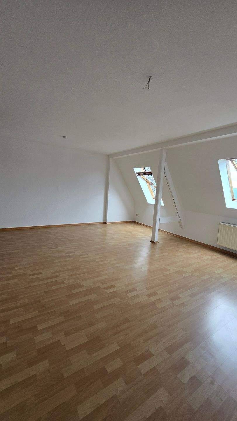 1-Raum-Wohnung DG 40qm, 7545 Gera (Bieblach Innenstadt Ostviertel Pforten Untermhaus)