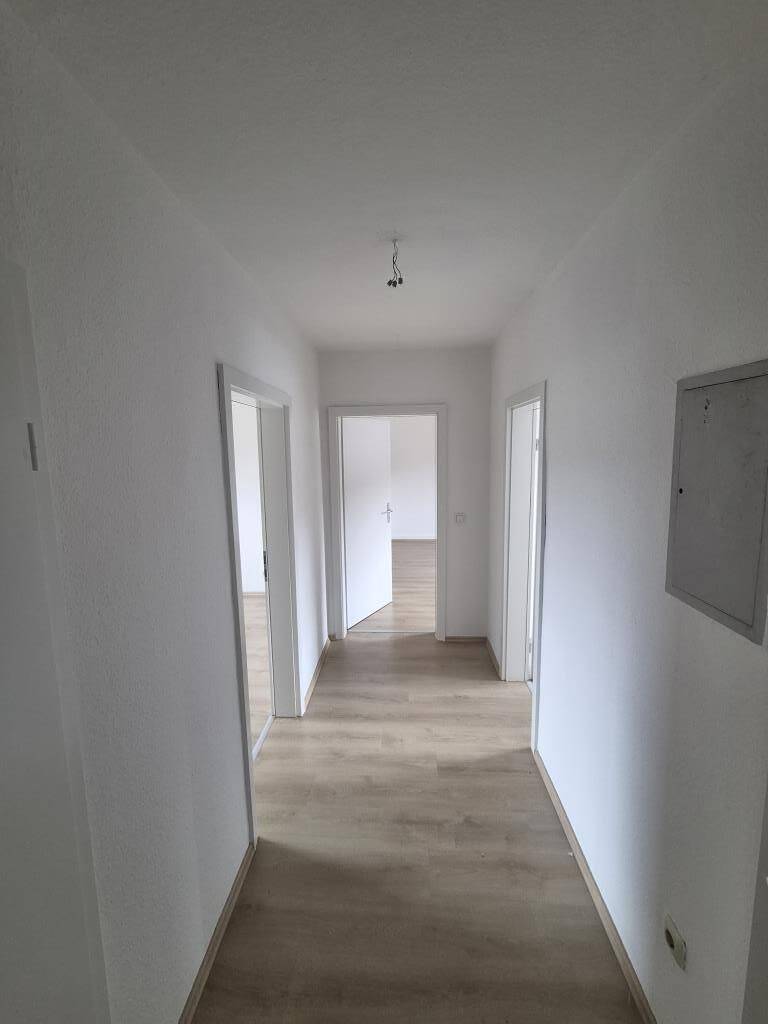 Frisch gestrichene 3 Zimmer-Wohnung mit Laminat in Castrop-Rauxel Habinghorst, 44579 Castrop-Rauxel