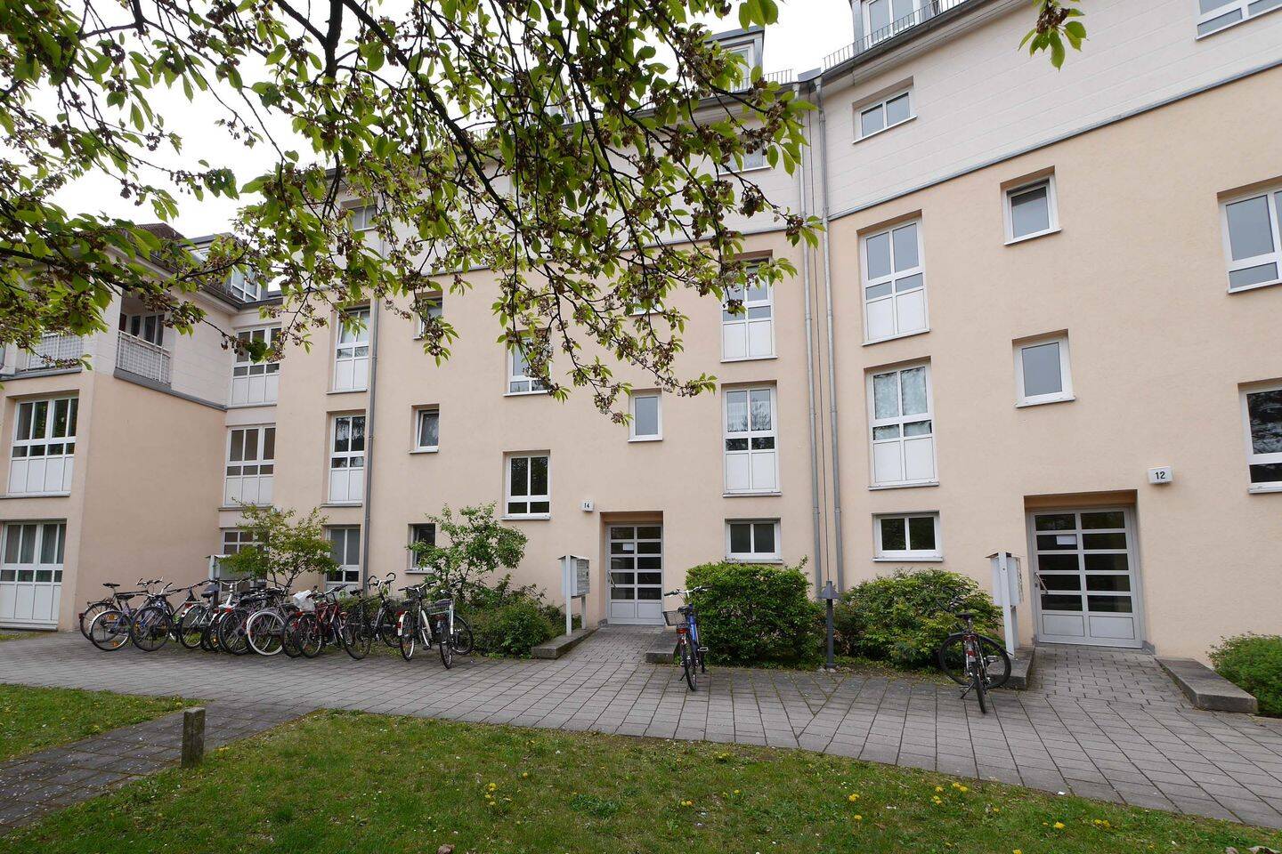 Zentrale 2-Zimmer-Wohnung, 91054 Erlangen (Burgberg Erlangen-Nord Erlangen-Ost Innenstadt Sieglitzhof)