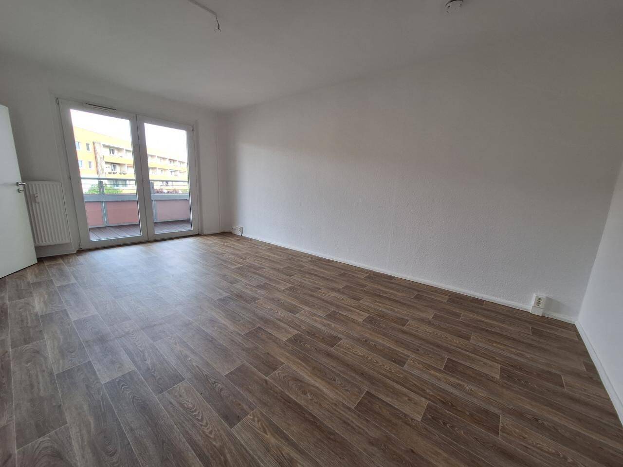 **SENIOREN aufgepasst- Balkon mit Weitblick**, 39128 Magdeburg