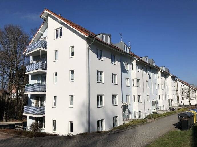 Wohlfühlen – behagliche 3-Raum Wohnung in Chemnitz-Reichenbrand / Balkon, 9117 Chemnitz (Rabenstein Reichenbrand Rottluff Siegmar)