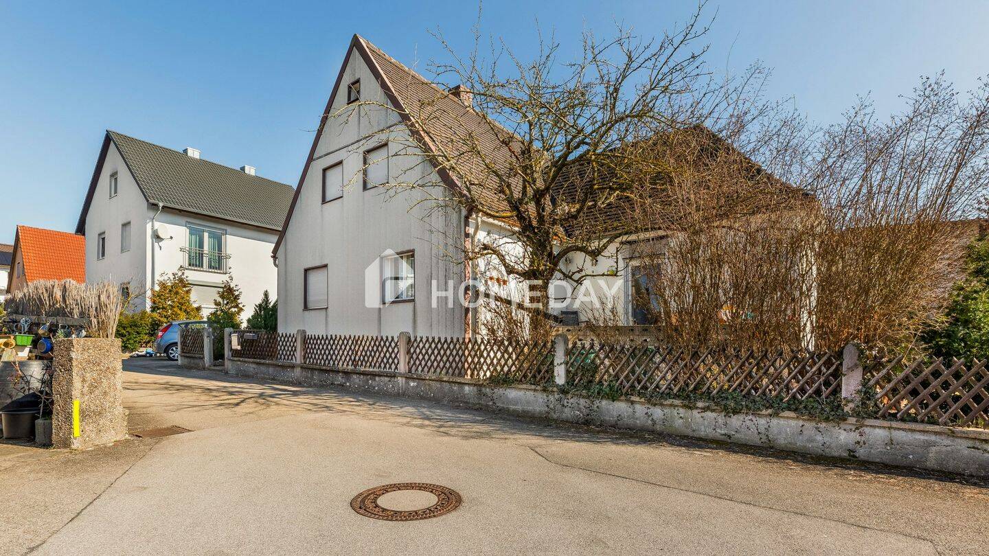 Sanierungsbedürftiges Einfamilienhaus mit viel Raum für Ihre Ideen, 91575 Windsbach