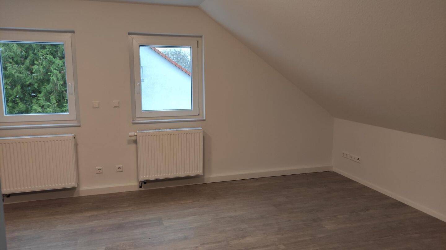 Schöne helle 2,5 DG Wohnung in Karlsruhe zu vermieten, 76149 Karlsruhe (Neureut Nordstadt)