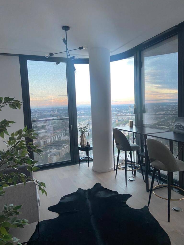 High living – Grand Tower Frankfurt, 2-Zi.-Whg. mit EBK, möbliert, 60486 Frankfurt am Main (Bockenheim Gallus Rödelheim Westend-Süd)