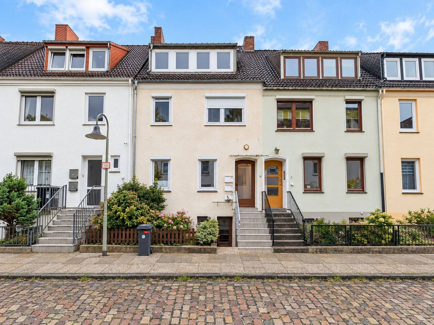 Wohnen über den Dächern von Findorff – charmante Dachgeschosswohnung zu verkaufen, 28215 Bremen (Bahnhofsvorstadt Findorff-Bürgerweide Regensburger Straße Weidedamm)