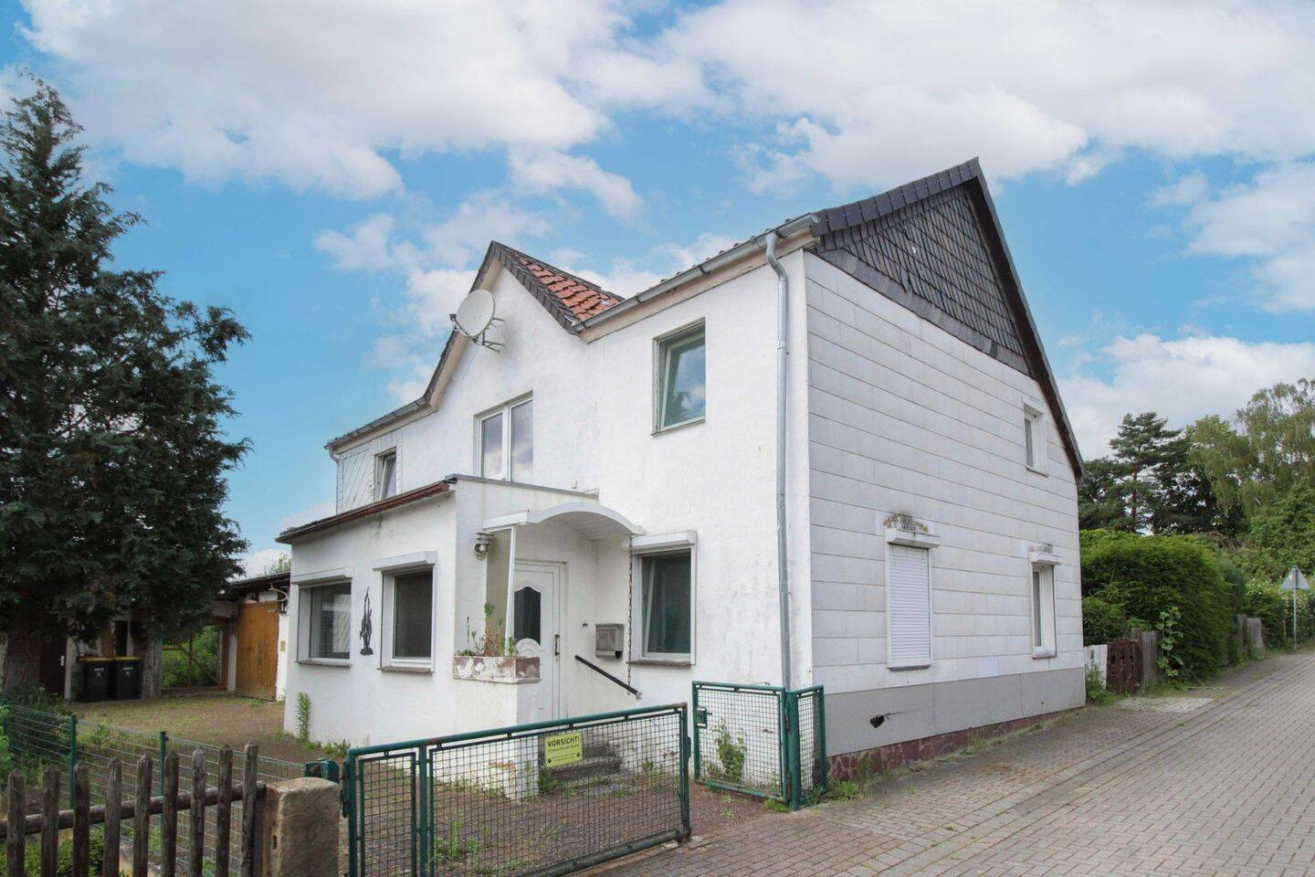 Feldrandidylle bei Baddeckenstedt: Einfamilienhaus mit großem Garten und viel Potenzial, 38271 Baddeckenstedt