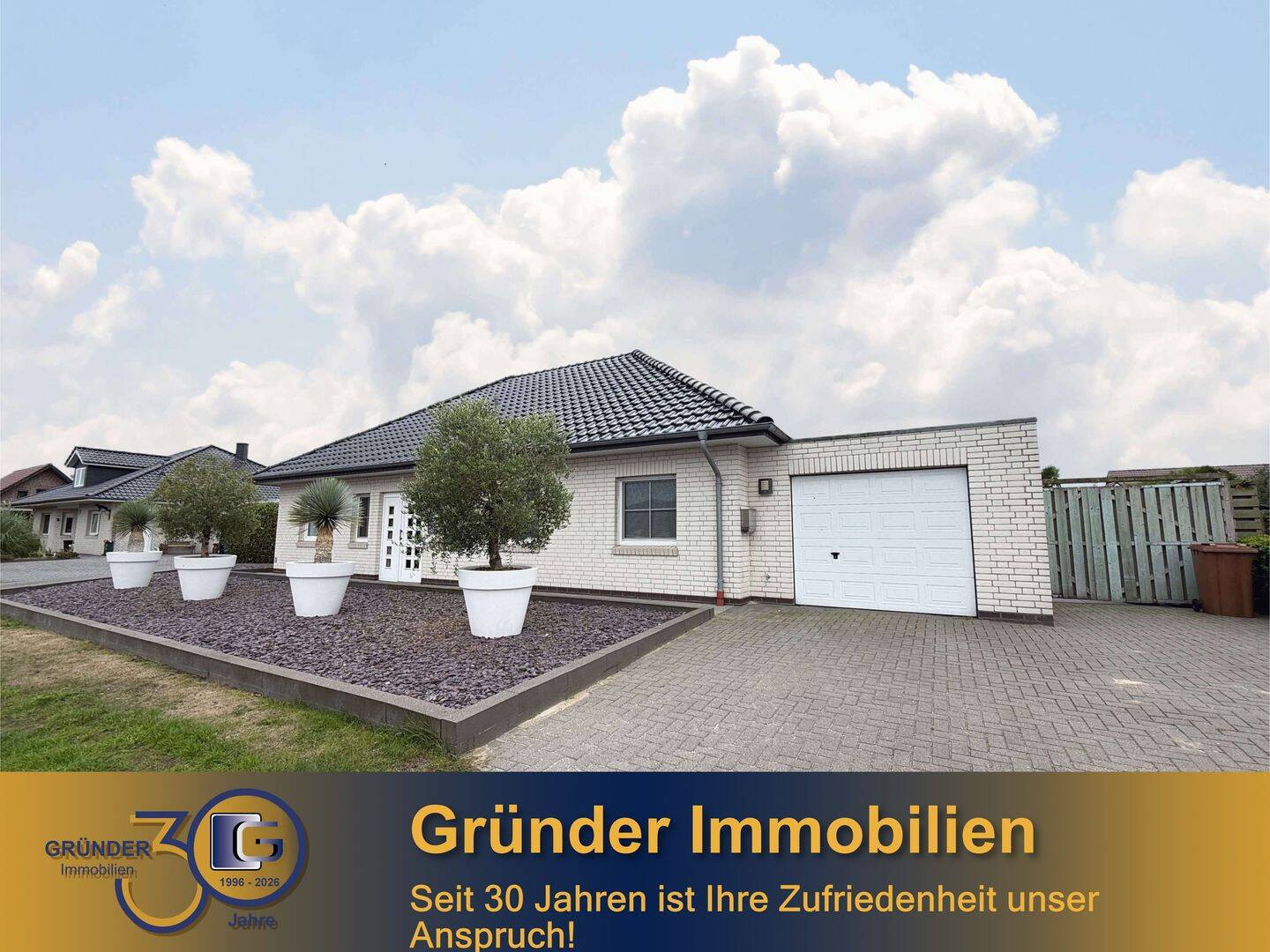 Käufer Provisionsfrei! Wohlfühlen auf einer Ebene – attraktiver Bungalow mit großem Garten, 49762 Sustrum