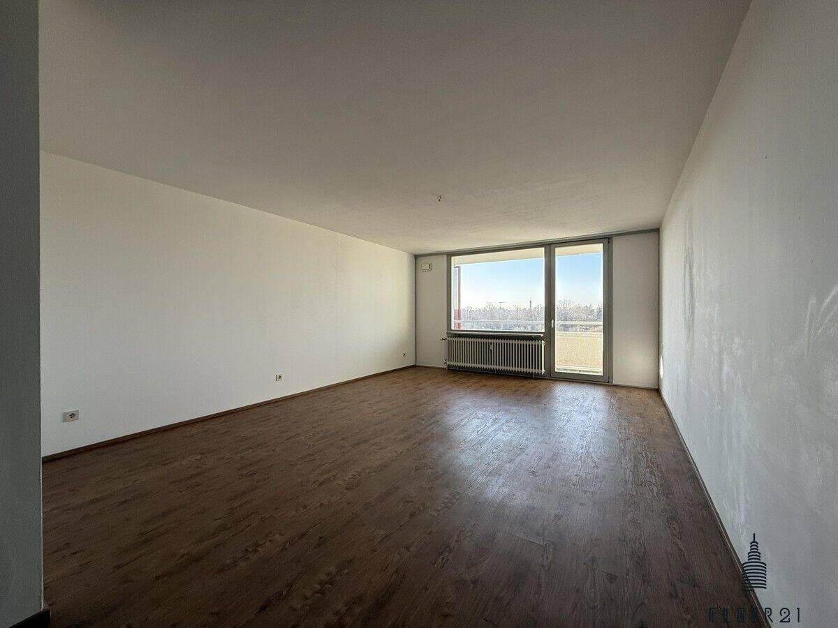 Helle und großzügige 3,5 Zimmer-Wohnung mit 2 Balkonen, Gäste-WC, Einbauküche und Tiefgarage in München-Solln, 81477 München (Thalk. Obersendl.-Forsten-Fürstenr.-Solln)