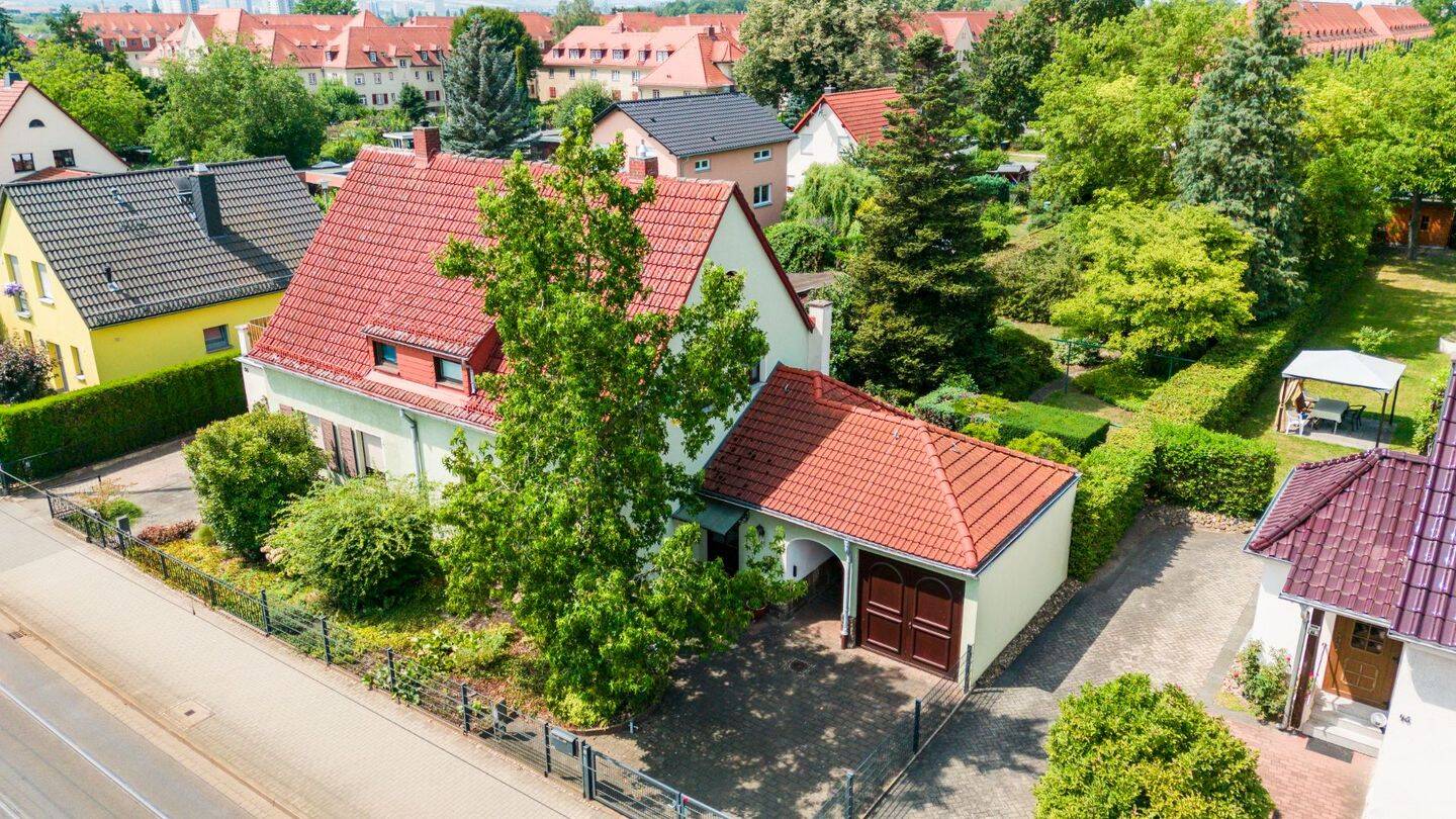 Wohnen im Grünen – Doppelhaushälfte mit Wintergarten & großem Grundstück in Laubegast, 1279 Dresden (Blasewitz Laubegast Leuben Seidnitz/Dobritz Tolkewitz/Seidnitz-Nord)