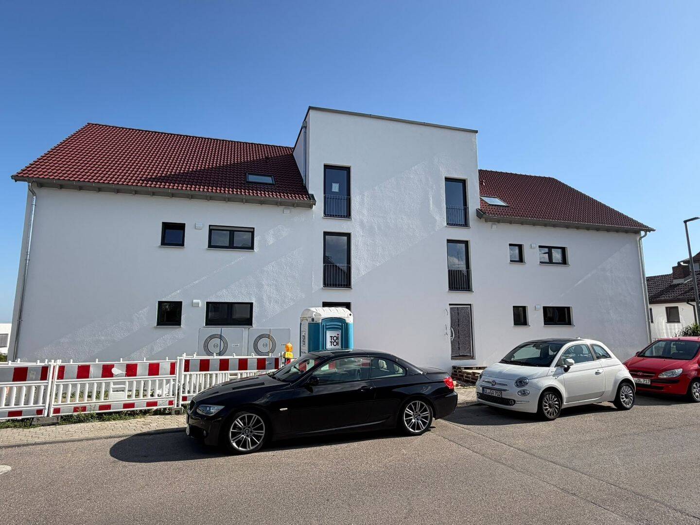 Moderne Neubauwohnung mit großem Garten, Einbauküche und Tiefgaragenstellplätzen, 89614 Öpfingen
