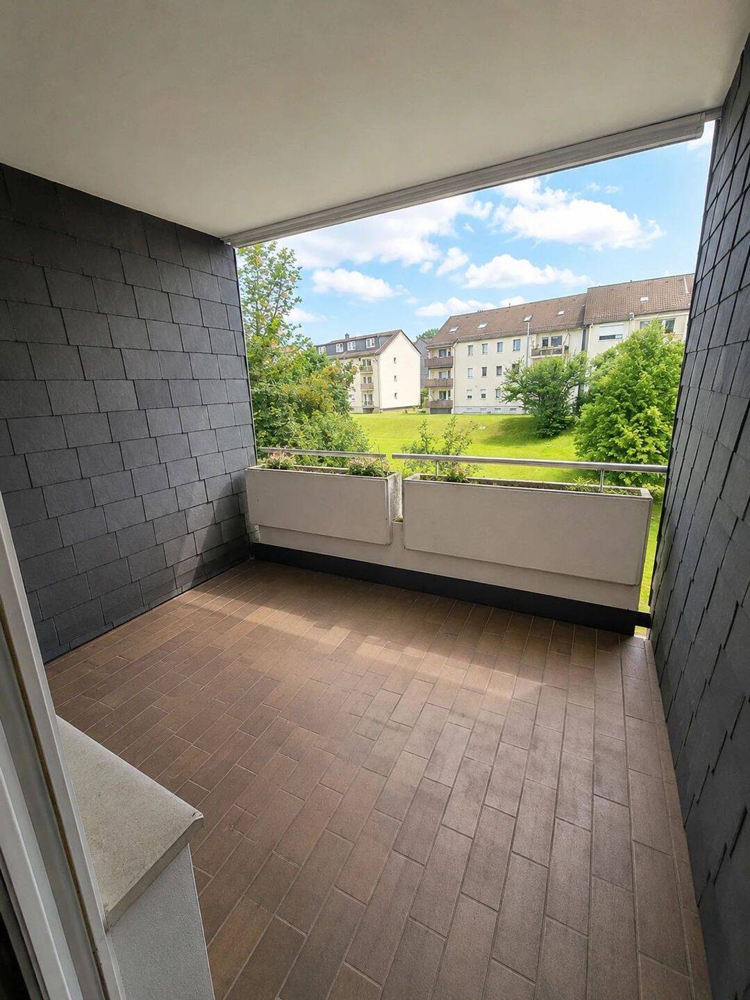 Helle, frisch renovierte Wohnung mit Balkon und Blick ins Grüne in Radevormwald, 42477 Radevormwald