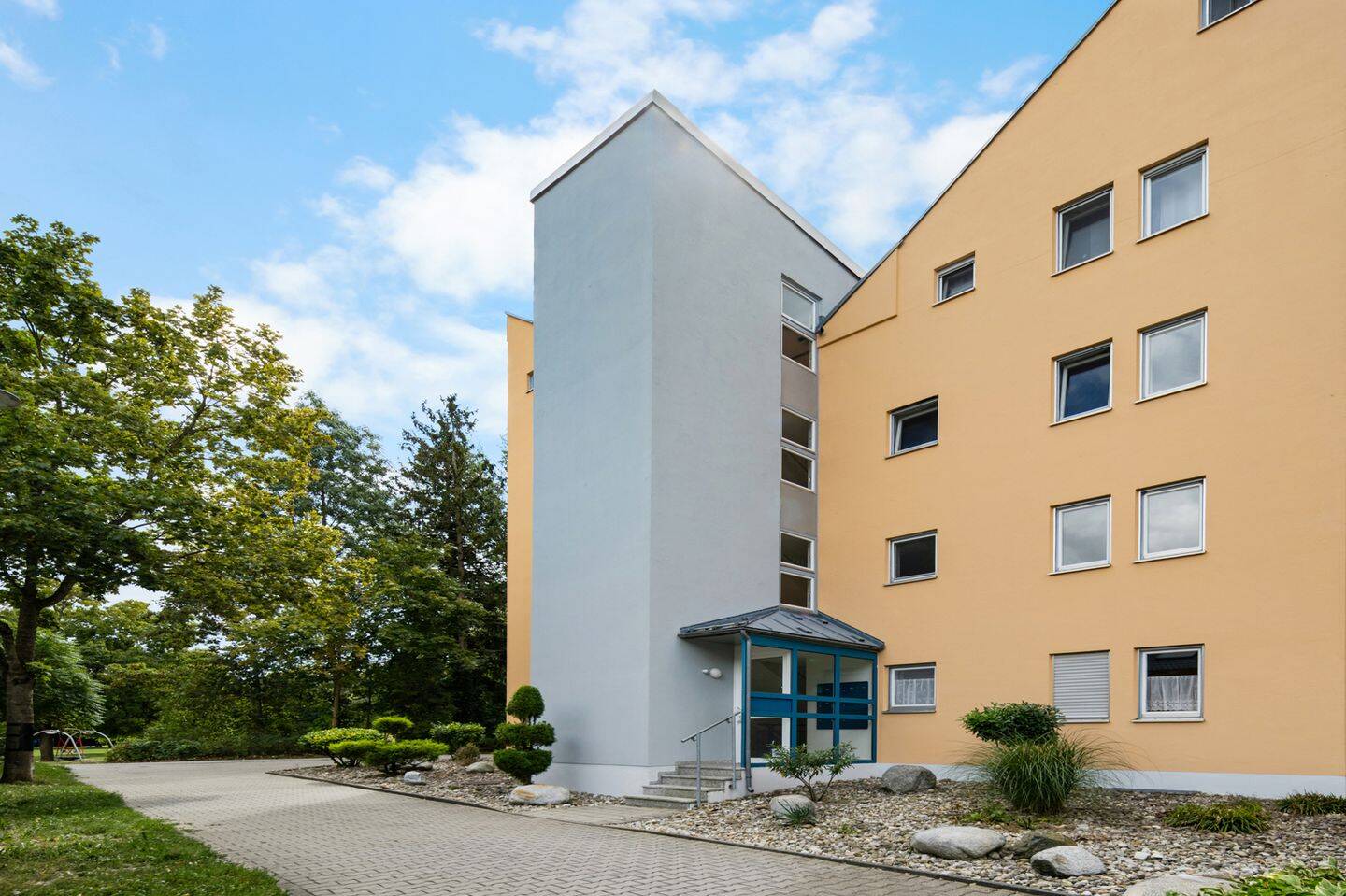 2-ZKB-Wohnung mit Balkon und TG-Stellplatz direkt am Ilsesee in Königsbrunn, 86343 Königsbrunn