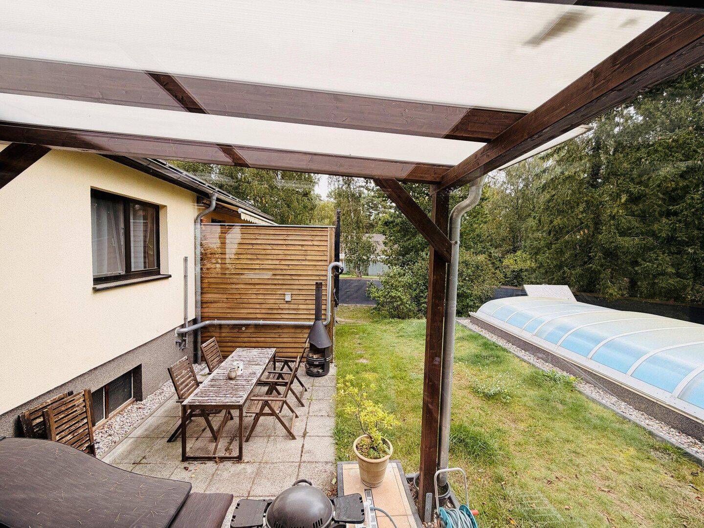 Traumhafte Wohnung in EFH mit Kamin, Garten, Pool, Wintergarten, 16348 Wandlitz