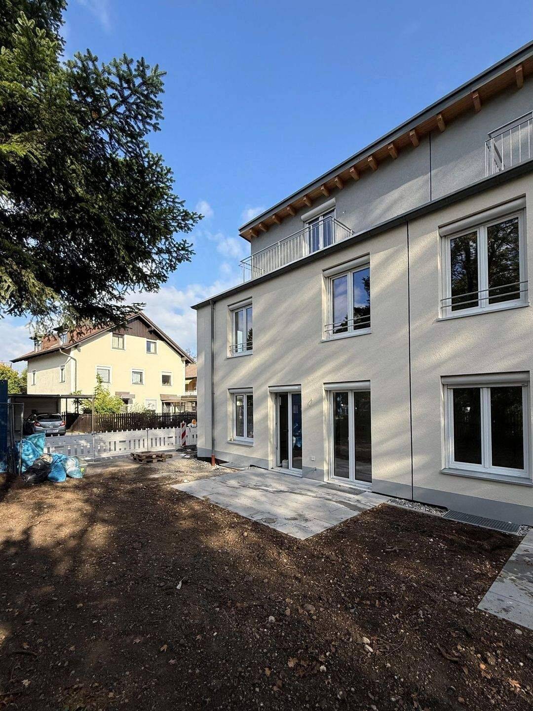 Modernes Reihenhaus in Großhadern mit Wärmepumpe und Atelier, 81377 München (Hadern Sendling-Westpark)