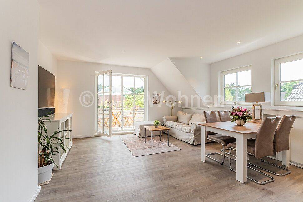 Frisch renovierte, modern möblierte 3 Zimmer-Wohnung mit Balkon in Hamburg-Poppenbüttel, 22399 Hamburg (Wandsbek Hummelsbüttel Lemsahl-Mellingstedt Poppenbüttel)