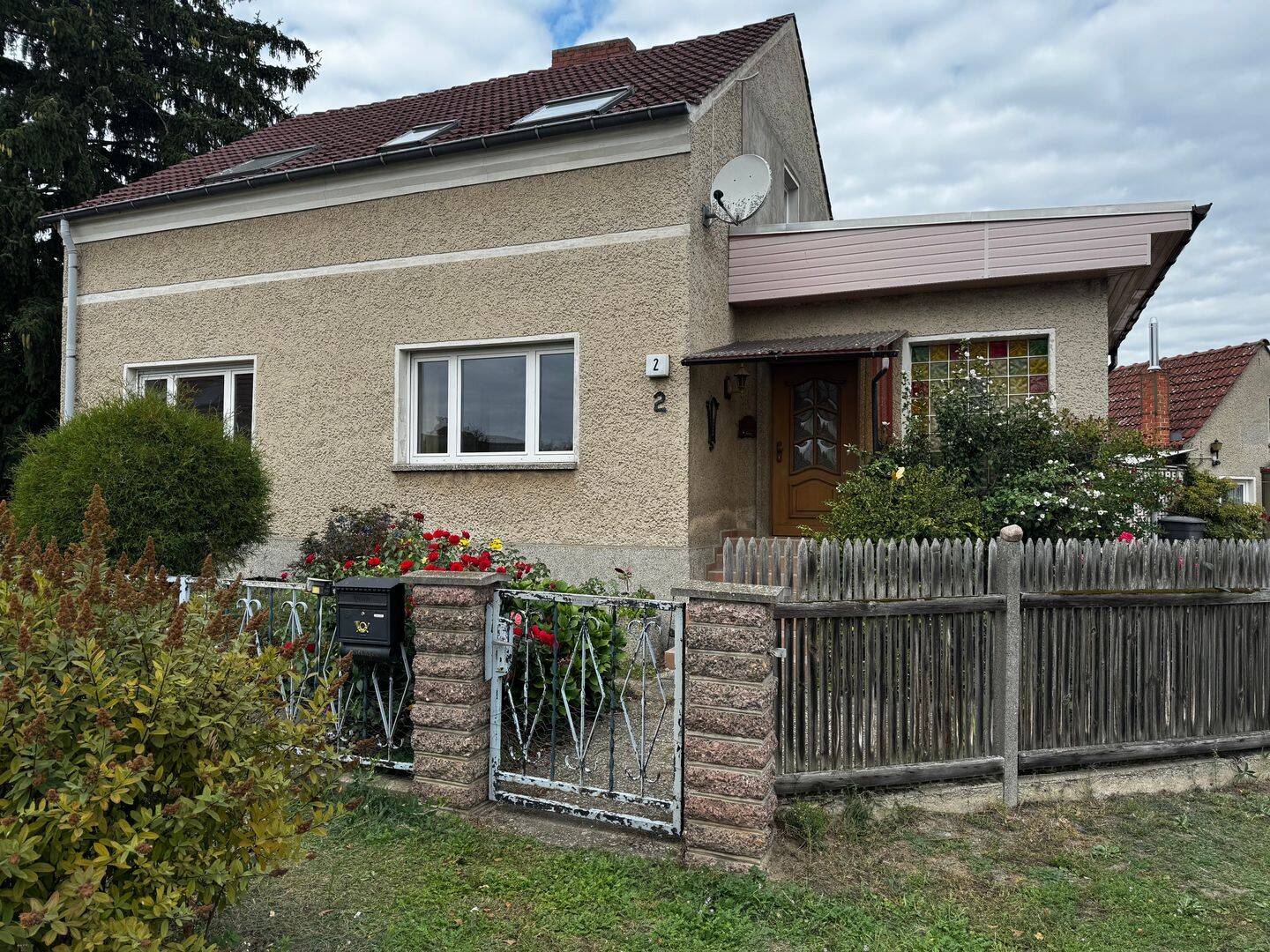 Charmantes Einfamilienhaus mit Einliegerwohnung auf großem Grundstück in Potsdam-Fahrland, 14476 Potsdam