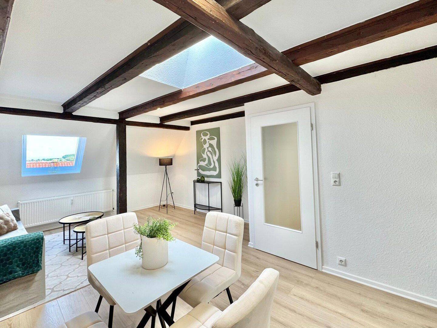 NEU: Renovierte Dachgeschosswohnung mit 3 Zimmern in Top-Altstadtlage von Wismar, 23966 Wismar