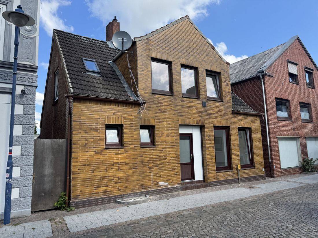 Helles Familienhaus mit viel Platz in zentraler Lage von Marne, 25709 Marne