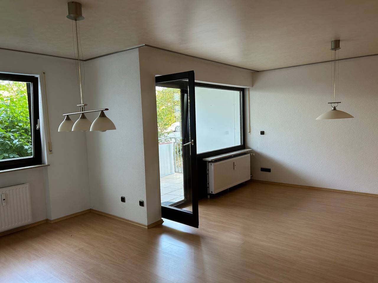 Barrierefreie 3-Zimmer-Wohnung im Erdgeschoss mit Balkon, Fahrstuhl & Stellplatz, 97204 Höchberg