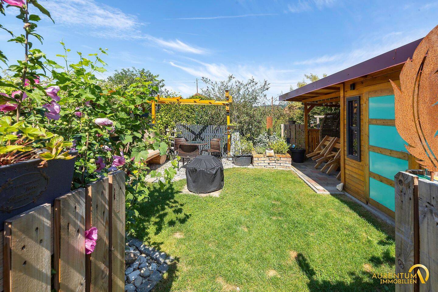 Sofort bezugsfertig: Modernisiertes EFH mit Einliegerwohnung + Garage & Stellplätze, 93309 Kelheim