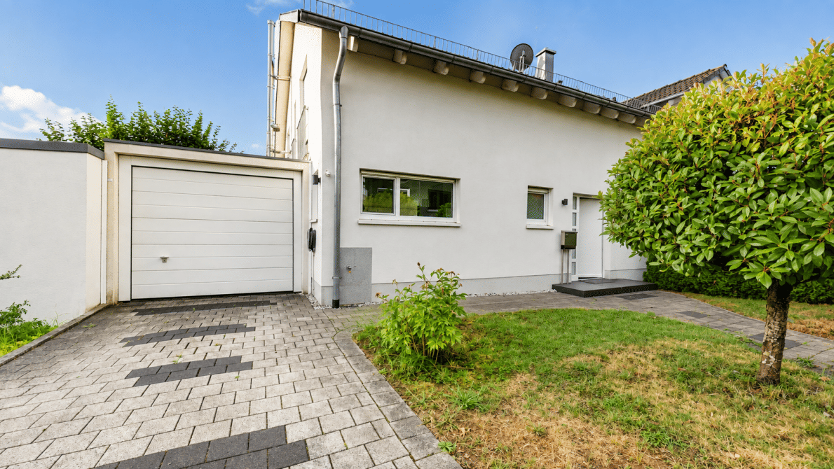 Einziehen und wohlfühlen: Moderne Doppelhaushälfte in Dettenhausen, 72135 Dettenhausen