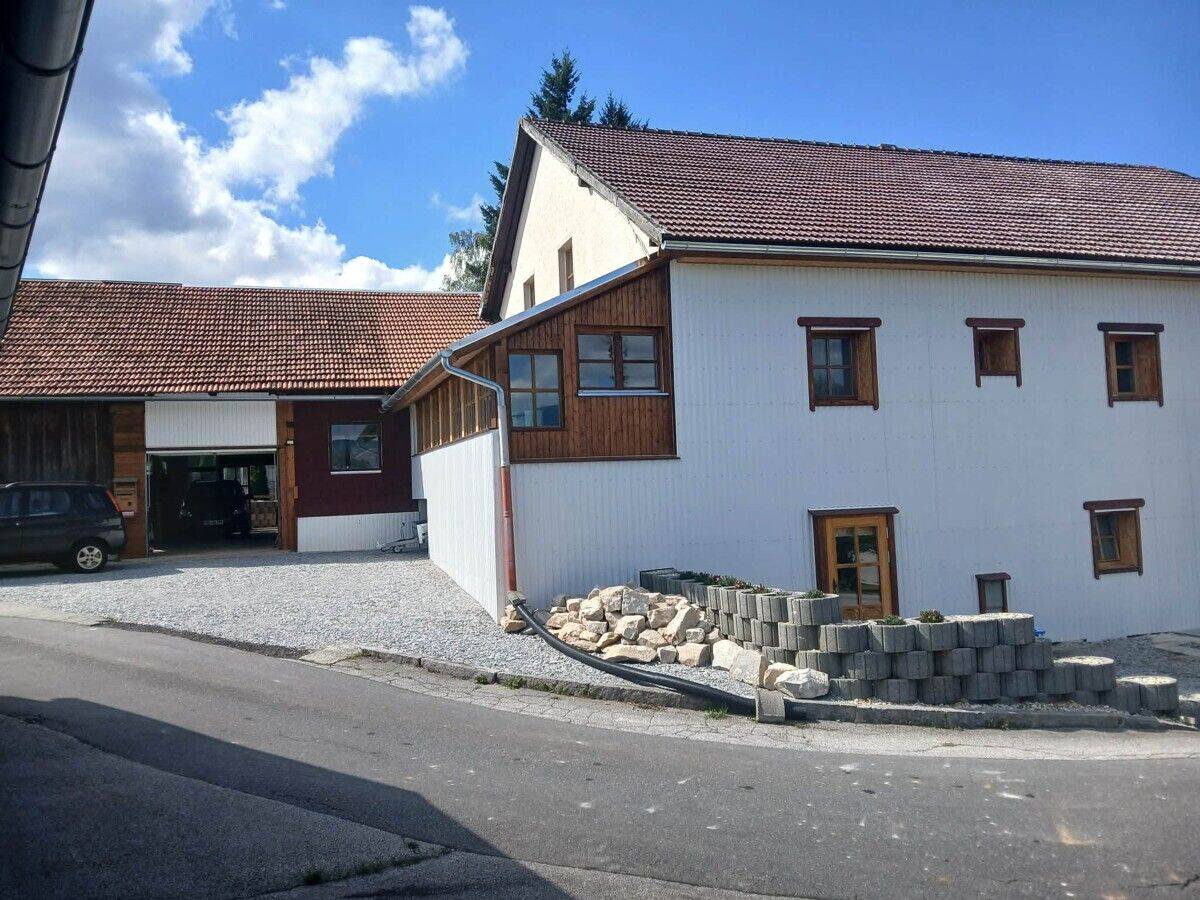 Raumwunder mit Potential – Wohnen, Vermieten und Arbeiten unter einem Dach, 94089 Neureichenau