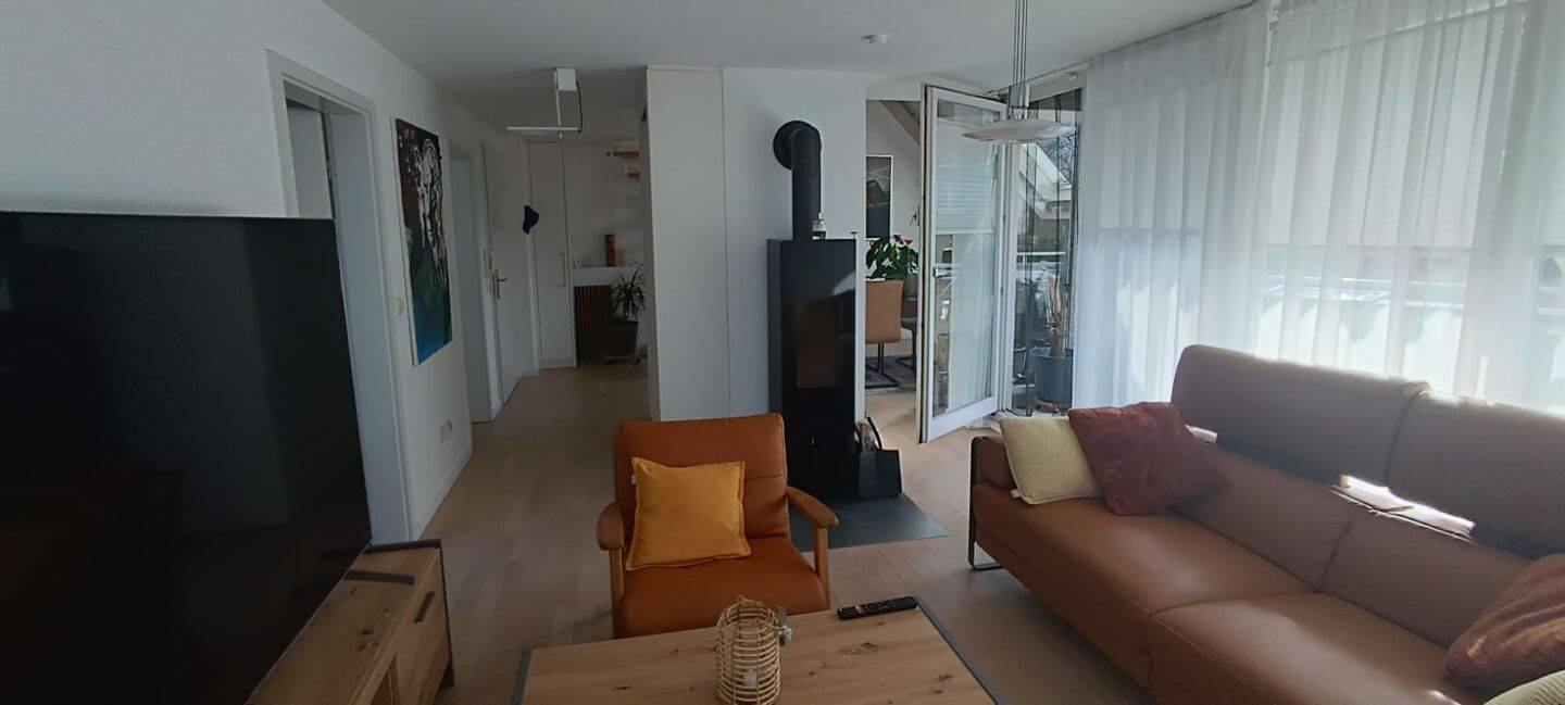 **Wunderschöne Maisonette 2 ZKB inkl. EBK und Tiefgarage + Blick ins Grüne**, 82049 Pullach i. Isartal