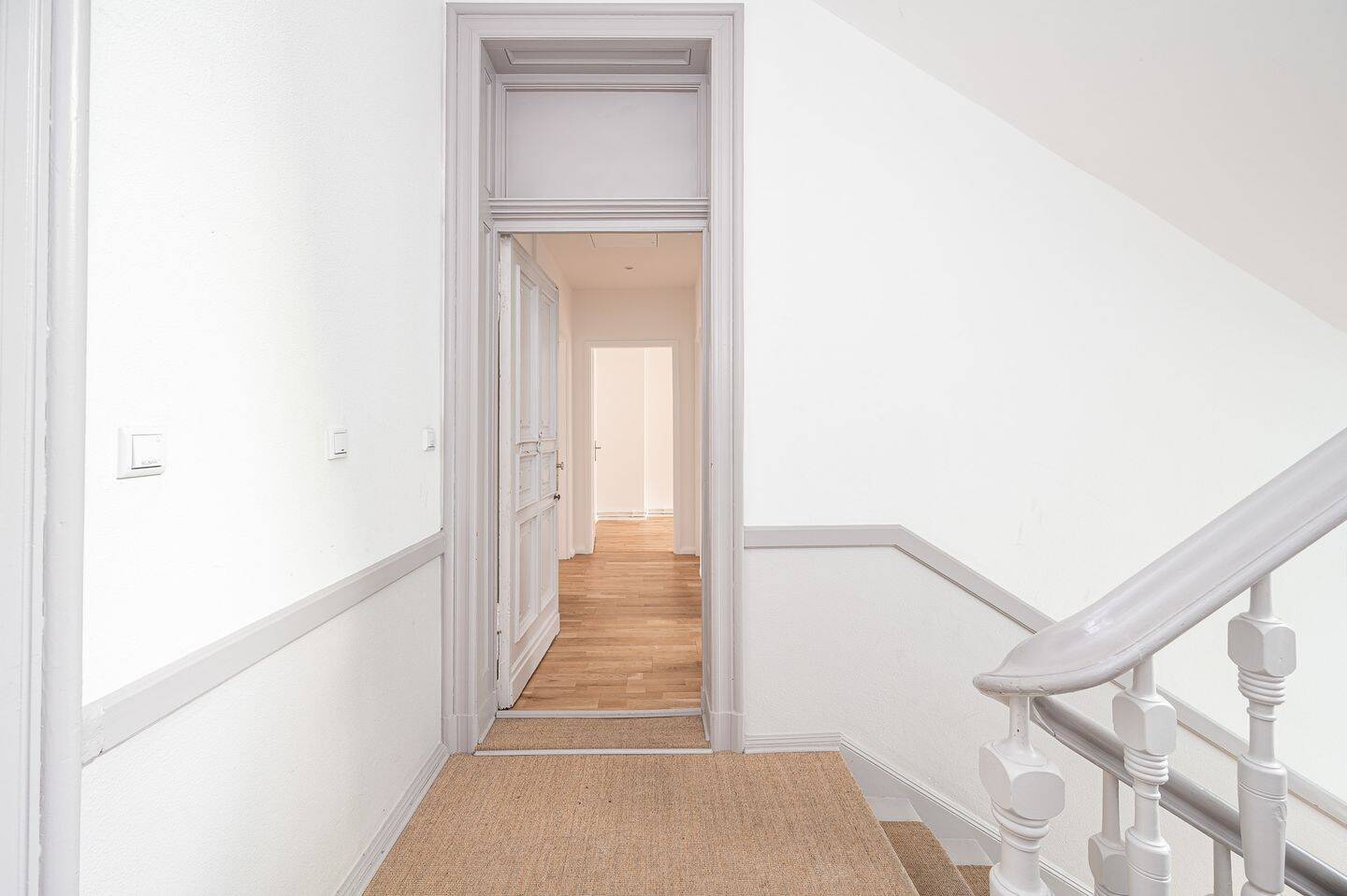 Altbaucharme trifft Spreelage – bezugsfreie 2-Zimmer-Wohnung mit Balkon in Moabit, 10553 Berlin (Mitte Moabit)