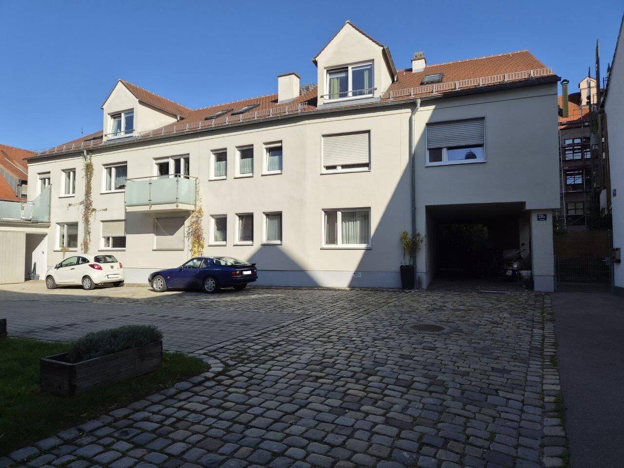 Tolle DG-Wohnung in gepflegtem 6-Familienhaus. Ruhig und zentral im bevorzugten Georgsviertel gelegen!, 86152 Augsburg (Innenstadt)