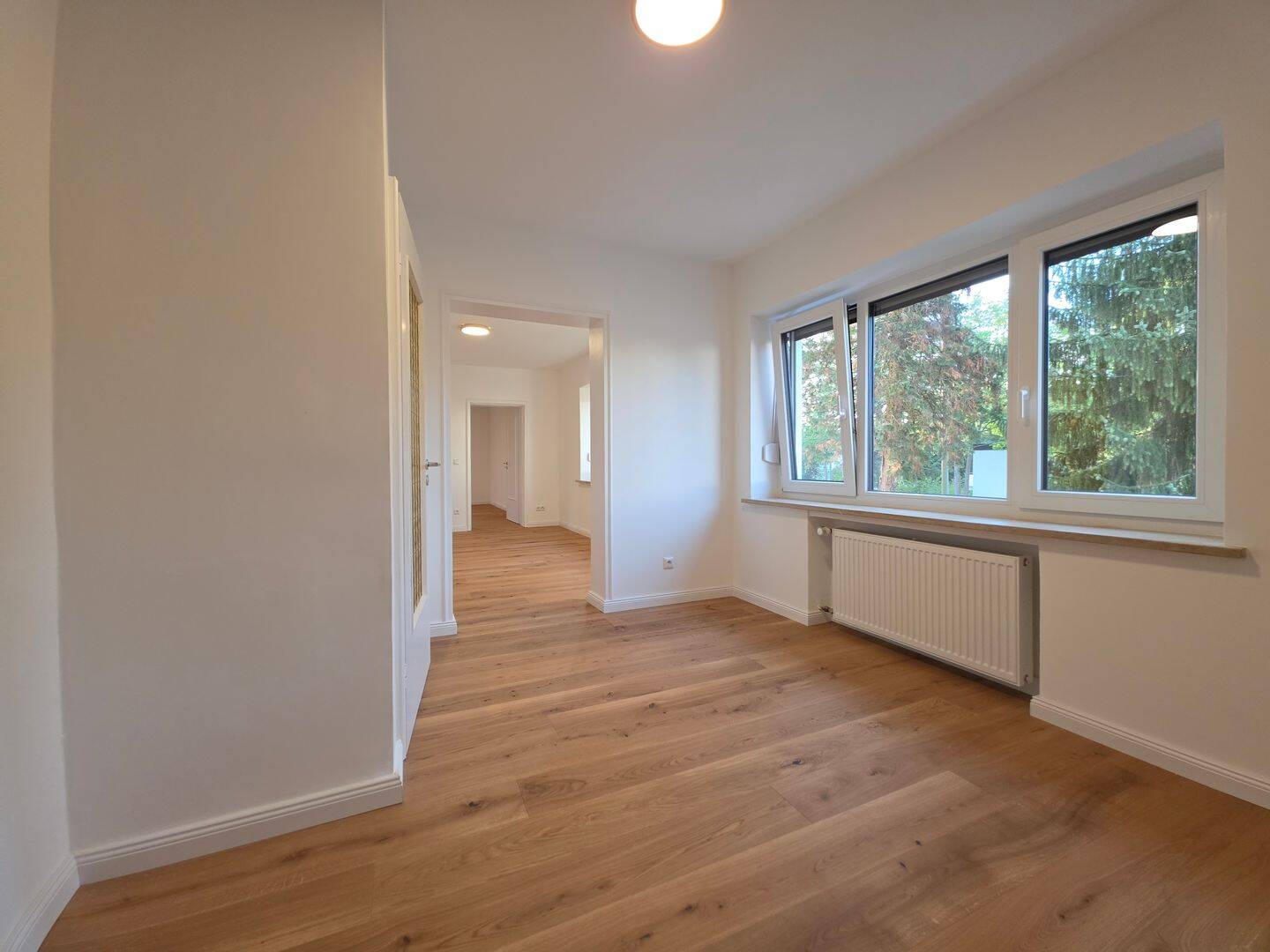 Erstbezug nach Komplettsanierung – 2-Zi-Wohnung mit Dachterrasse im Zentrum Ottobrunns, 85521 Ottobrunn