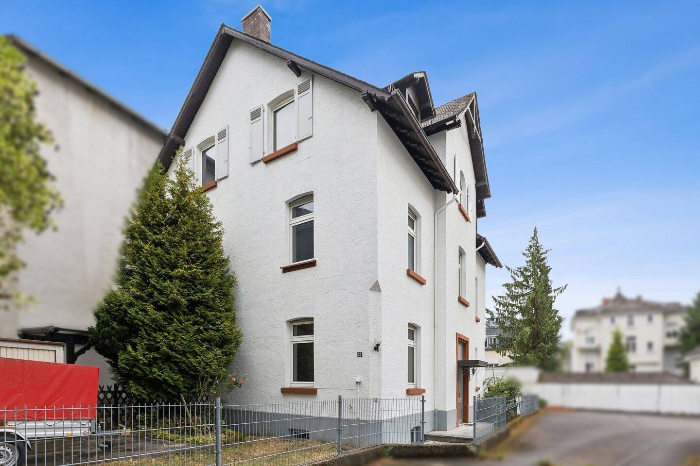 Stadtvilla mit Charakter und Potenzial in begehrter Lage von Bad Nauheim, 61231 Bad Nauheim
